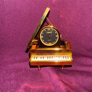 Vintage Timex Gold toned Piano Clock 90s - needs new battery